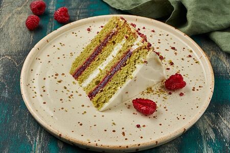 Фисташковый с малиной