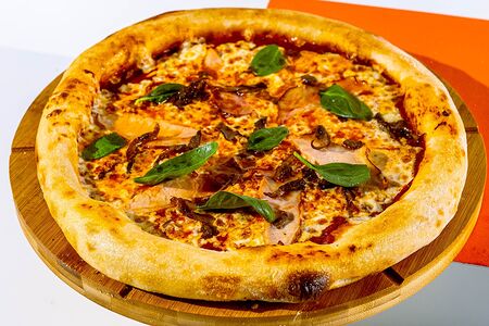 Пицца с тамбовским окороком