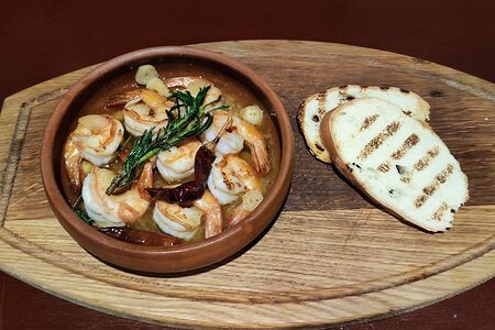 Креветки в чесночном соусе