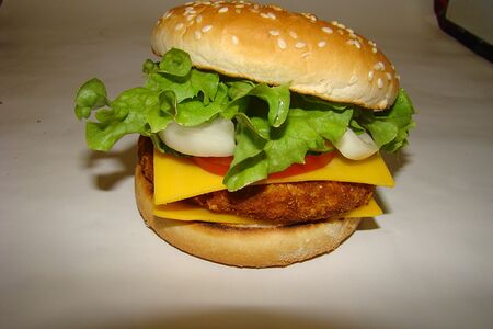 Бургер сырно-куриный S