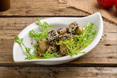 Рулетики из баклажанов