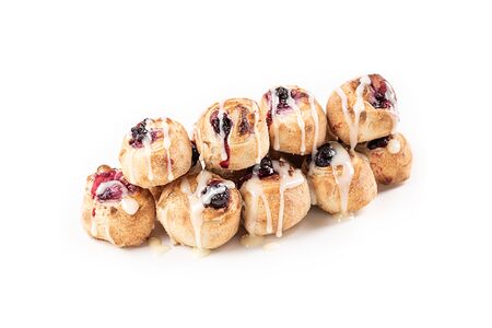 Рулетики с черной смородиной