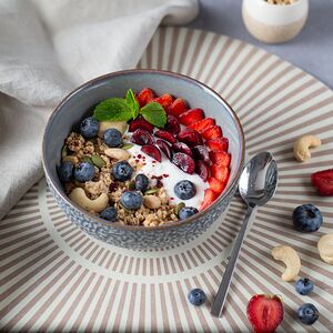 Գրանոլա յոգուրտով