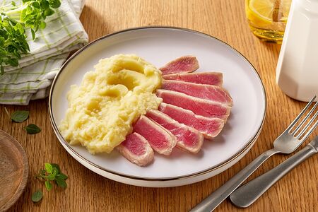 Тунец запеченный