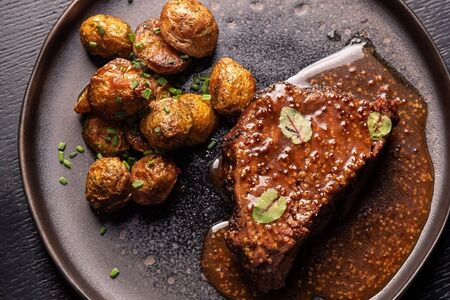 Грудинка с картофелем