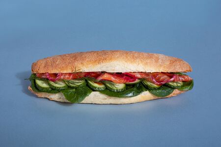 Багет с лососем