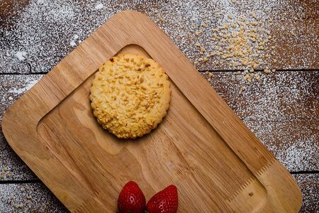 Коржик с арахисом