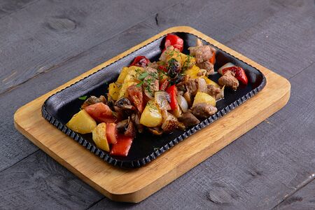 Сковорода со свининой