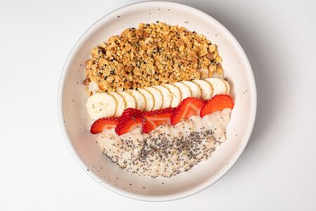 Овсяная каша с фруктами