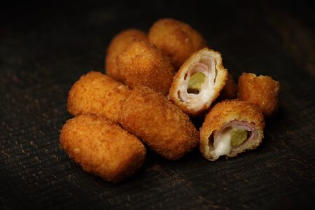 Рулетики с беконом