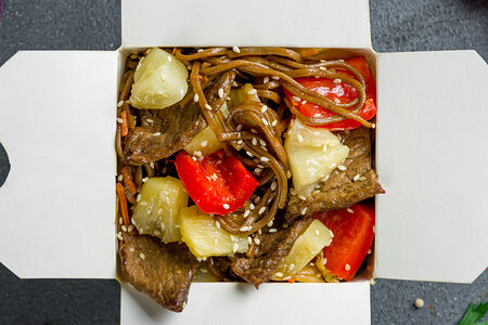 Вок По Гавайски с Говядиной с лапшой соба