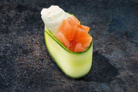 Суши Каппа с копченым лососем