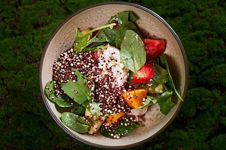 Салат Креветки, авокадо и страчателла