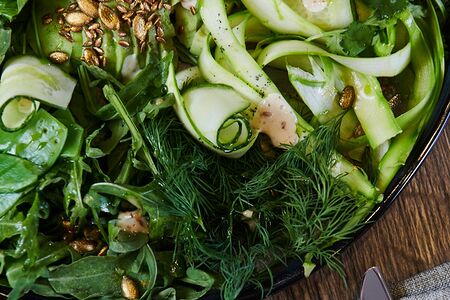 Большой зеленый салат с заправкой юдзу