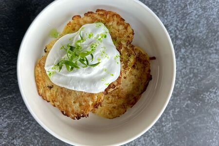 Драники со сметаной