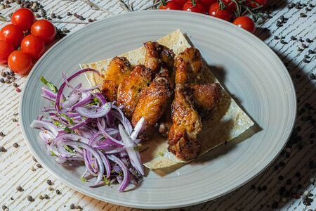 Куриные крылья на мангале