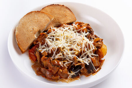 Аджапсандал с молодым картофелем и сыром