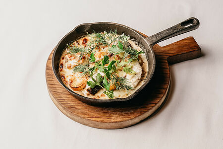 Судак в сливочно-грибном соусе под сырной корочкой