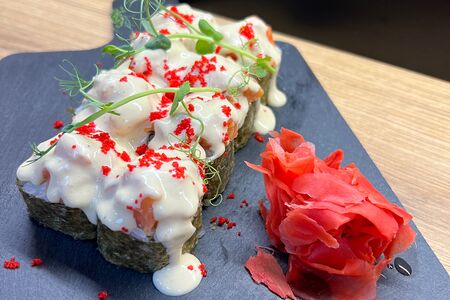 Сливочный ролл с лососем