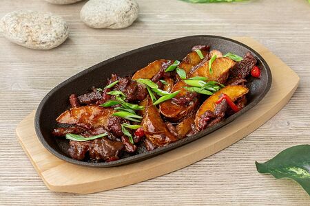 Говядина с картофелем и луком