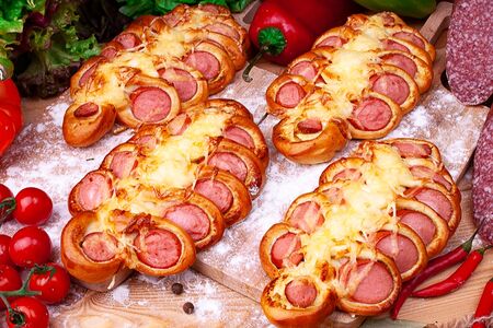 Косичка с сосиской