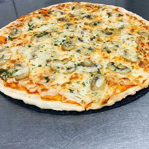 Пицца с грибами в сливочном соусе 32