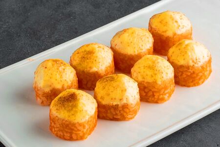 Запеченный ролл Мацуяма 8 шт