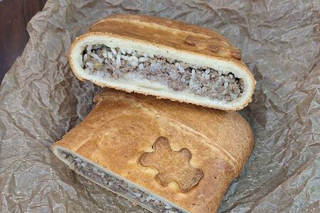 Пирог с мясом и рисом