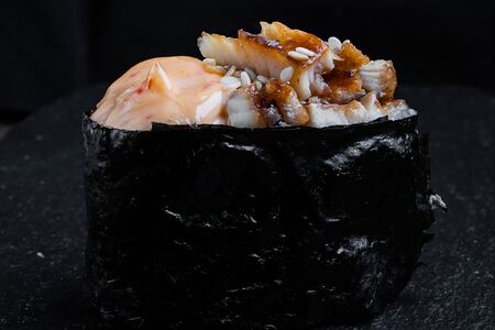 Гункан Спайси-угорь