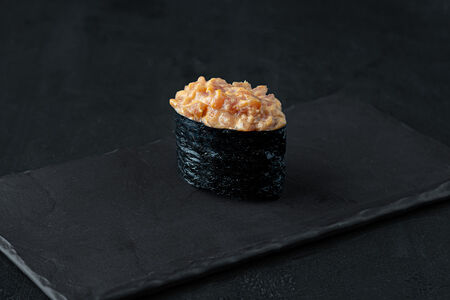 Гункан с тунцом