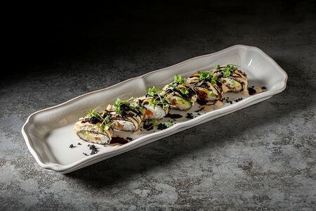 Горячий ролл угорь/лосось/креветка