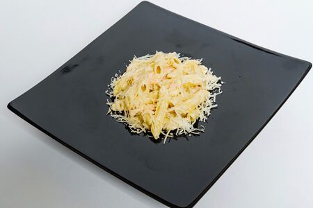 Пенне с лососем