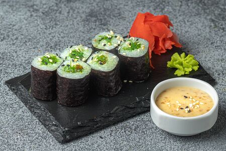 Ролл с чукой