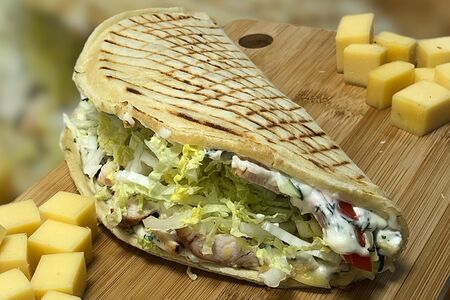 Закрытая пицца Цезарь