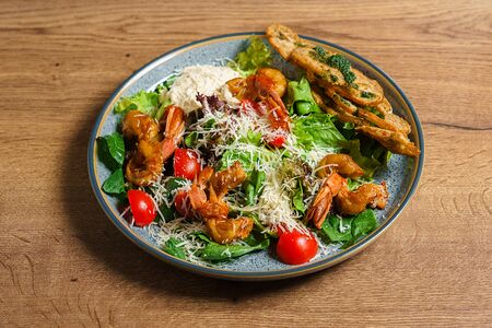 Цезарь с лангустинами