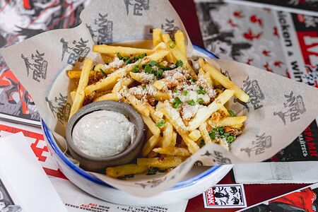 Картофель фри с пармезаном и трюфельным маслом