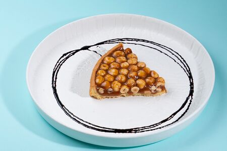 Тарт с фундуком