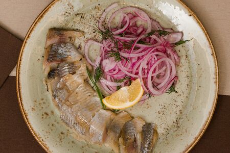 Сельдь с лучком