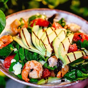 Աղցան մանրածովախեցգետնով և ավոկադոյով