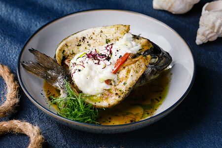 Дорадо с овощами и страчателлой