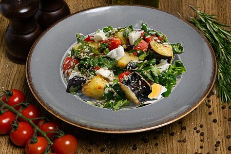 Салат с хрустящим баклажаном