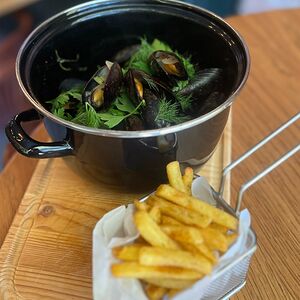 Мидии сливочные в соусе с сыром дорблю