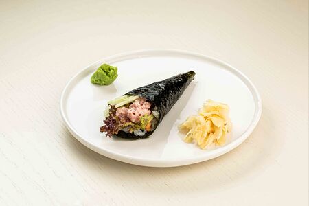 Хенд-ролл с гребешком