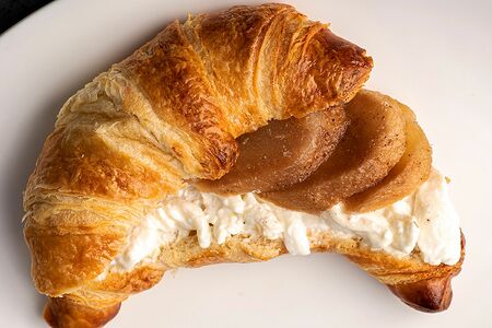 Круассан Груша-Страчателла