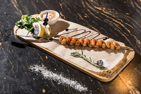 Шашлык из тигровых креветок