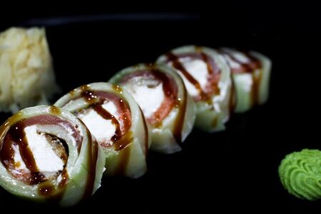 Ролл в огурце