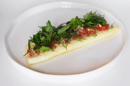 Французский омлет с овощной сальсой