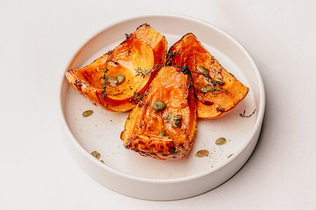 Запеченная тыква с травами