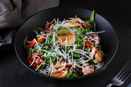 Салат с креветками