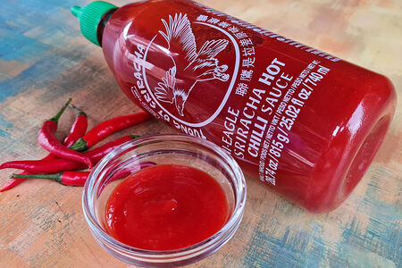 Соус Sriracha Hot Chilli Sauce